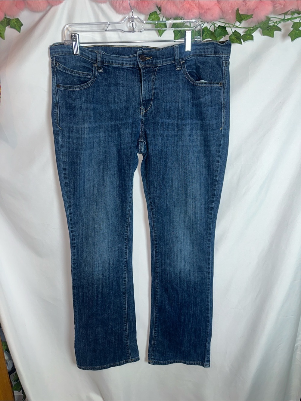 Old Navy Women's diva Boot-Cut Jeans in Dark Blue Wash